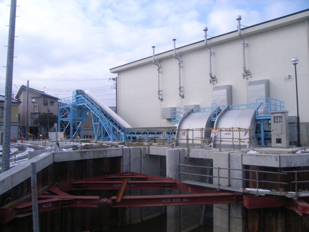 島田川排水機場除塵設備